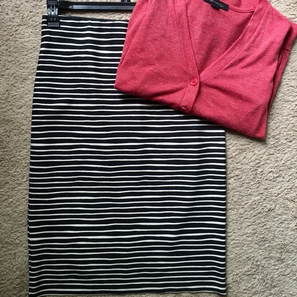 🎉 4 FOR $20 🎉 LOFT Pull On Striped Pencil Skirt